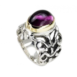 Sterling Silver Ring with Carvings and Garnet Stone Bijoux Juifs